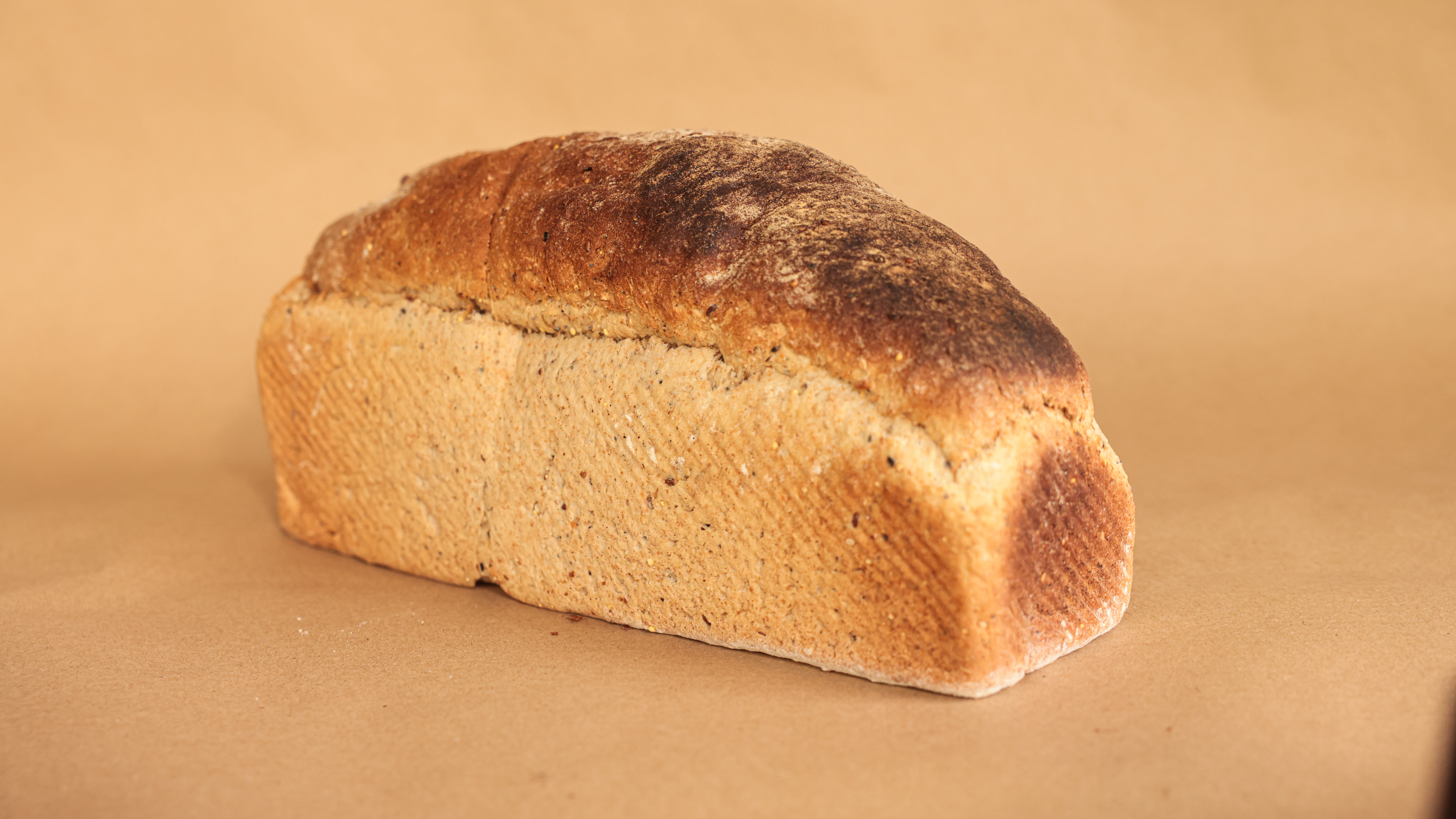 Pan negro con semillas